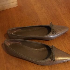 Reposhing: Beautiful Pointy Toe Flats…Love Them But They Fit More Like A 7.5-8M